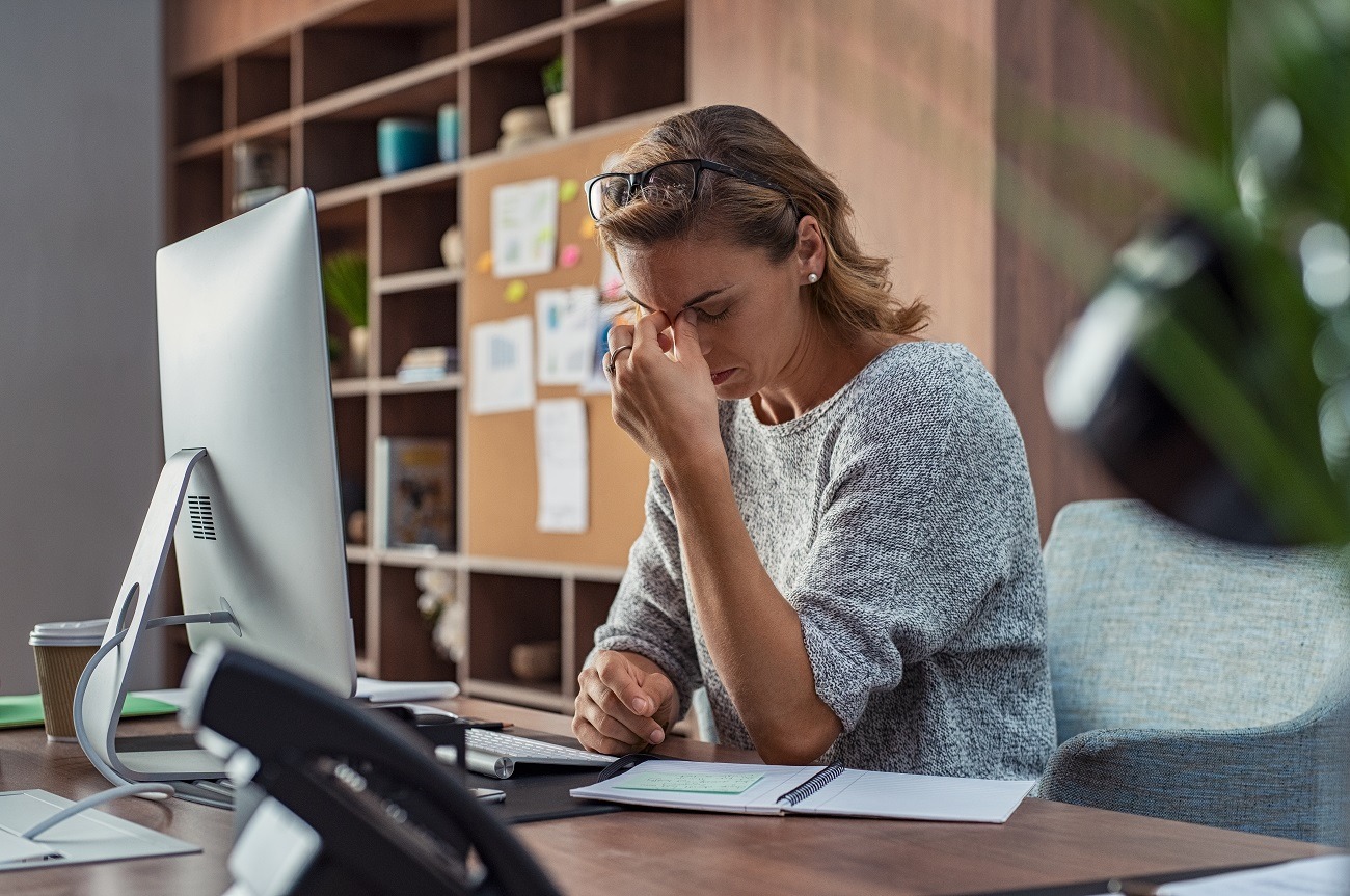 Stres w pracy – przyczyny,  skutki, jak sobie radzić ze stresem w środowisku pracy